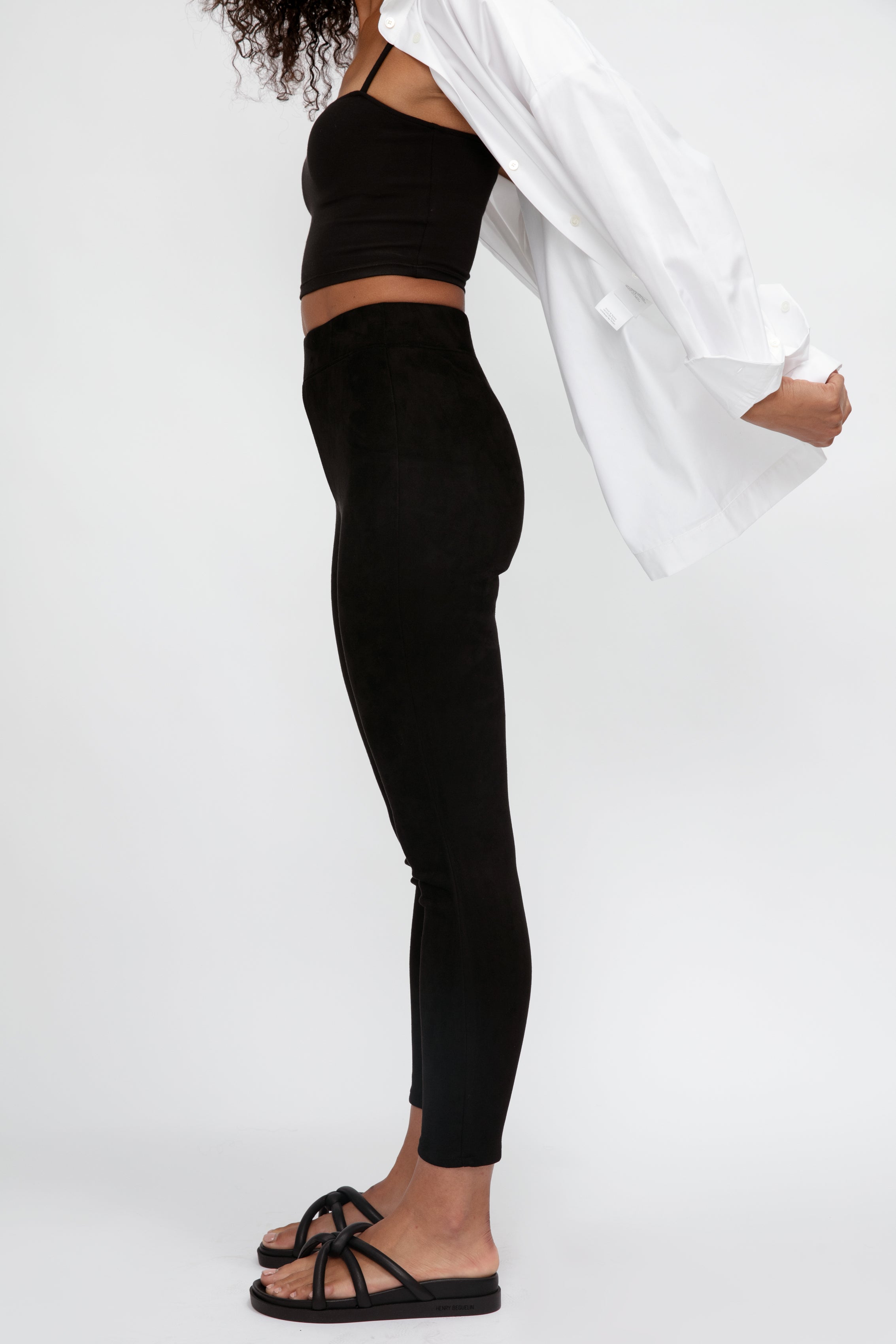 Nini High Rise Crop Pant in Black
