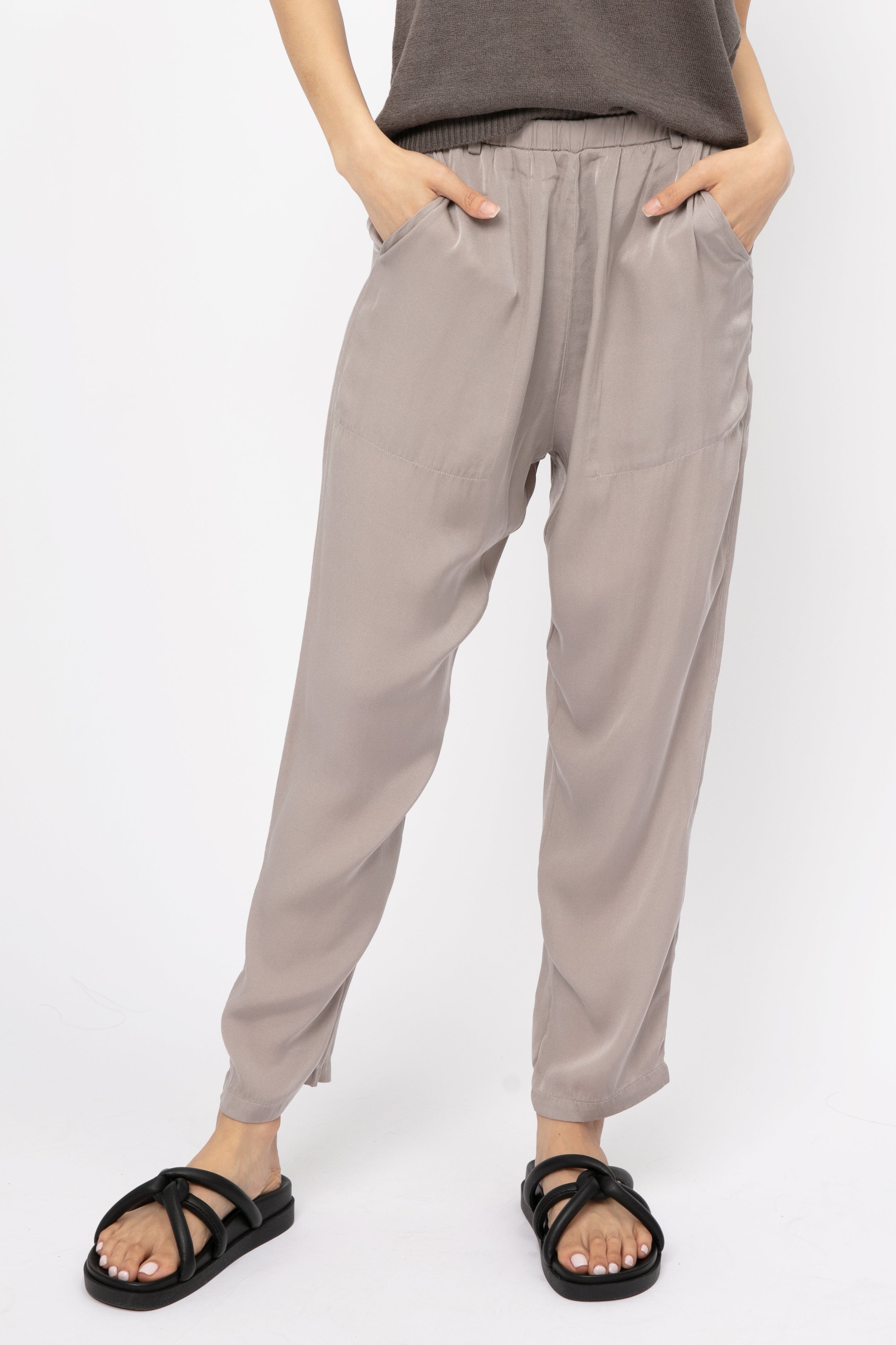Silk Crop Pant in Greige